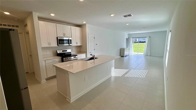 Foto del edificio - 2737 Armstrong Ave