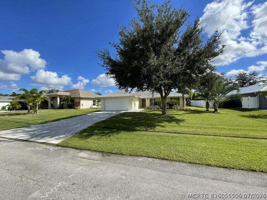 Foto del edificio - 3661 SW Camastro St