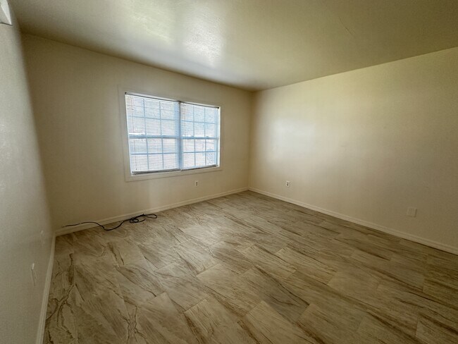 Foto del edificio - 117 Cedar Rd