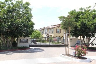 Building Photo - 17558 Water Garden Ct