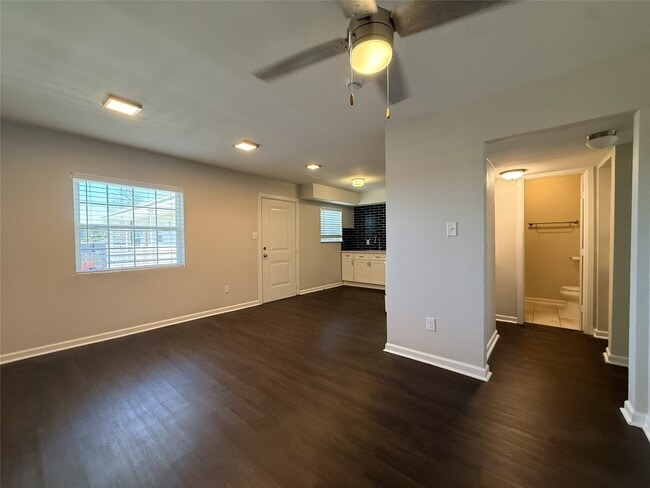 Building Photo - 1824 Thonig Rd