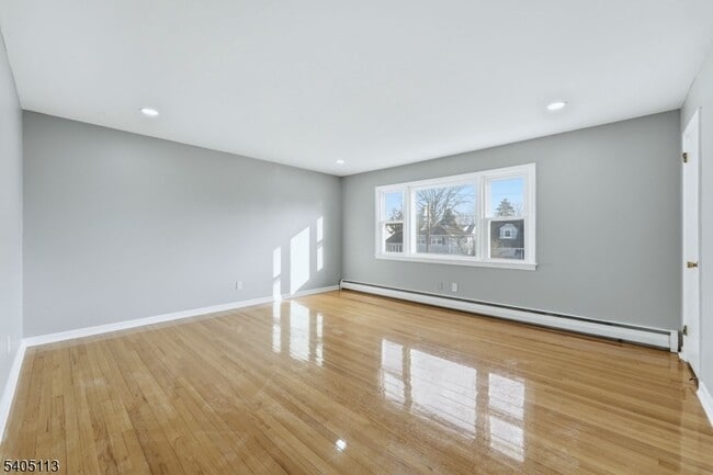 Building Photo - 5 Josh Ct