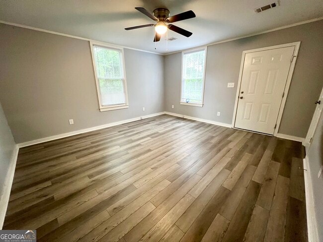 Building Photo - 112 Cedar St