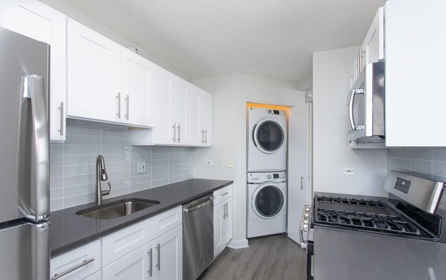 Photo - 601 N Wabash Ave Apartment