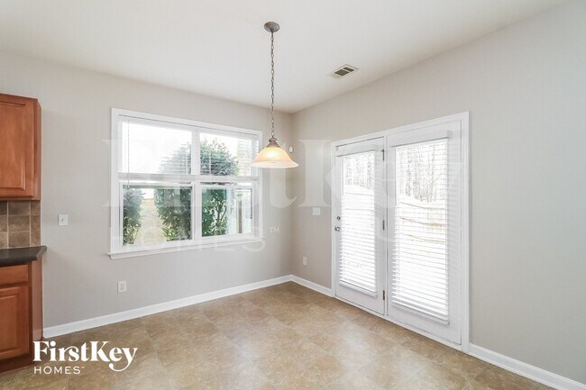 Foto del edificio - 6483 Stonelake Pl SW