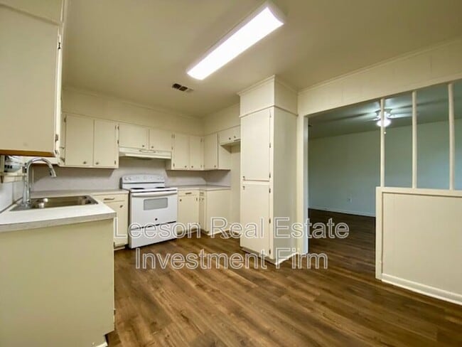 Building Photo - 134 S Greenbrook Loop