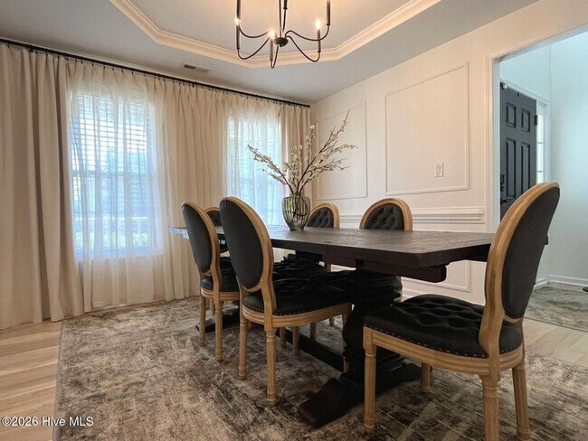 Foto del edificio - 561 Thorncliff Dr