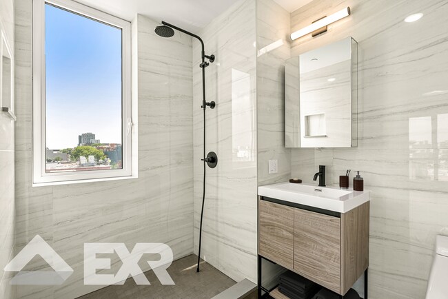 Foto del edificio - 105 Rogers Ave