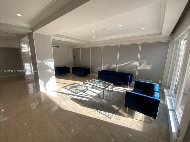 Foto del edificio - 1865 79th Street Causeway
