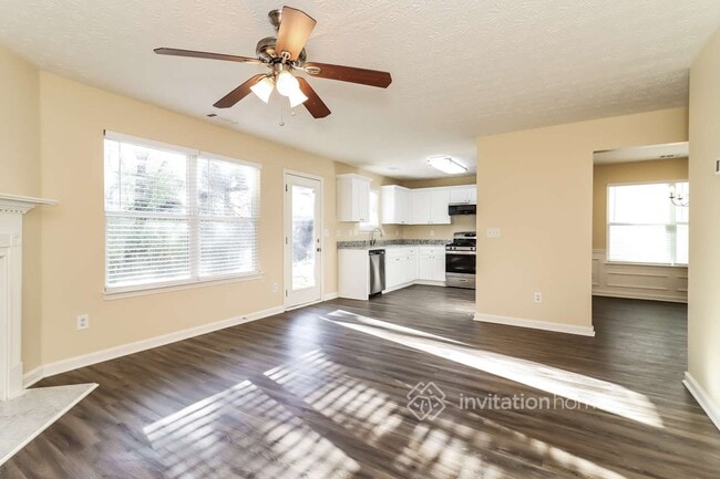 Foto del edificio - 9448 Lakeview Rd
