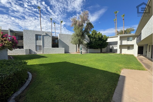 Foto del edificio - 3313 N 68th St