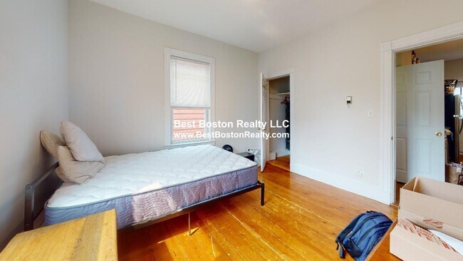 Foto del edificio - 317 Hurley St