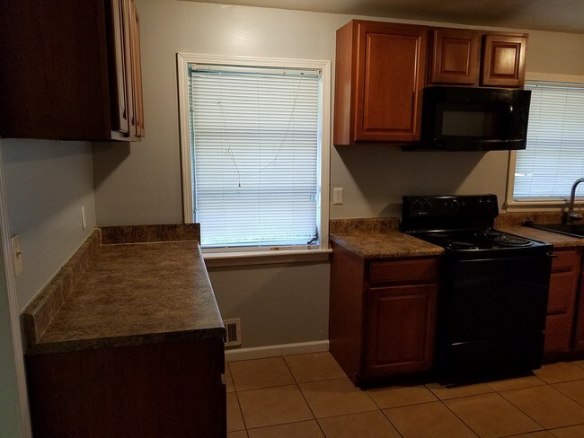 Building Photo - 1365 Willow Trail - 1