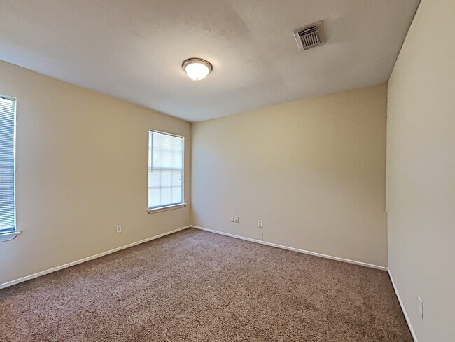 Foto del edificio - 2022 Oak Shores Dr
