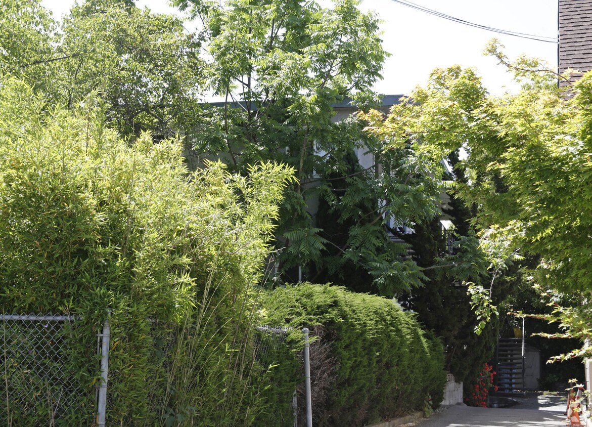 Primary Photo - 1632 Prince St