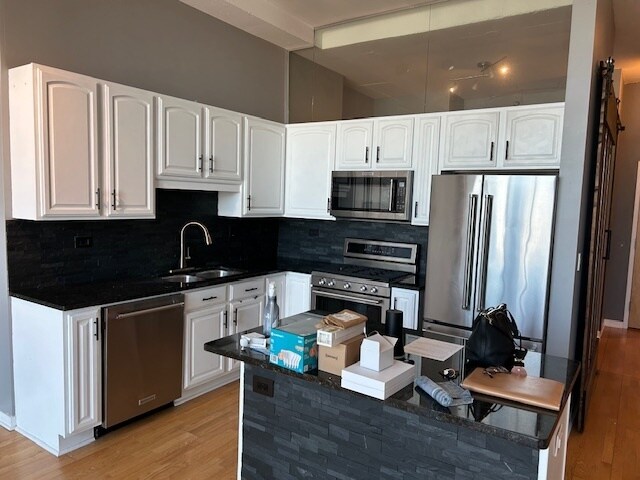 Building Photo - 1600 S Indiana Ave