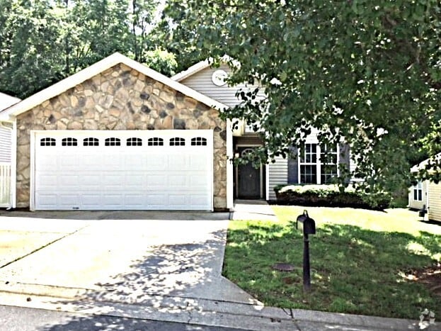 Building Photo - 5640 Regent Village Dr