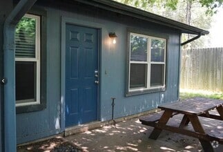 Building Photo - 3321 Dolphin Dr