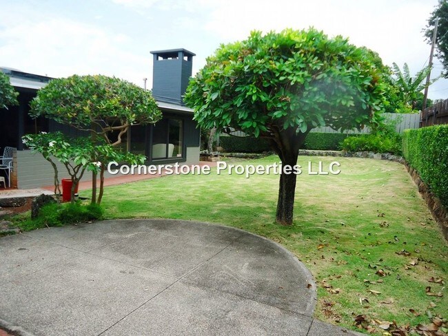 Building Photo - 99-1252 A Aiea Heights Drive back studio
