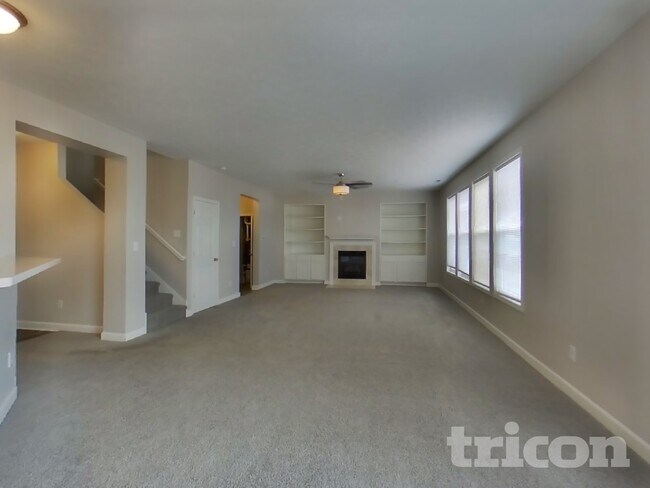 Foto del edificio - 8112 Cole Wood Blvd