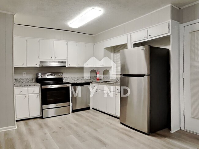 Building Photo - 255 Bellwood Ln