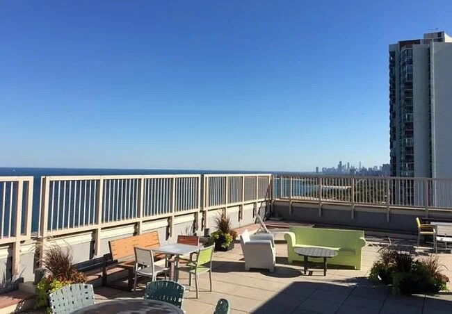 Foto del edificio - 6157 N Sheridan Rd