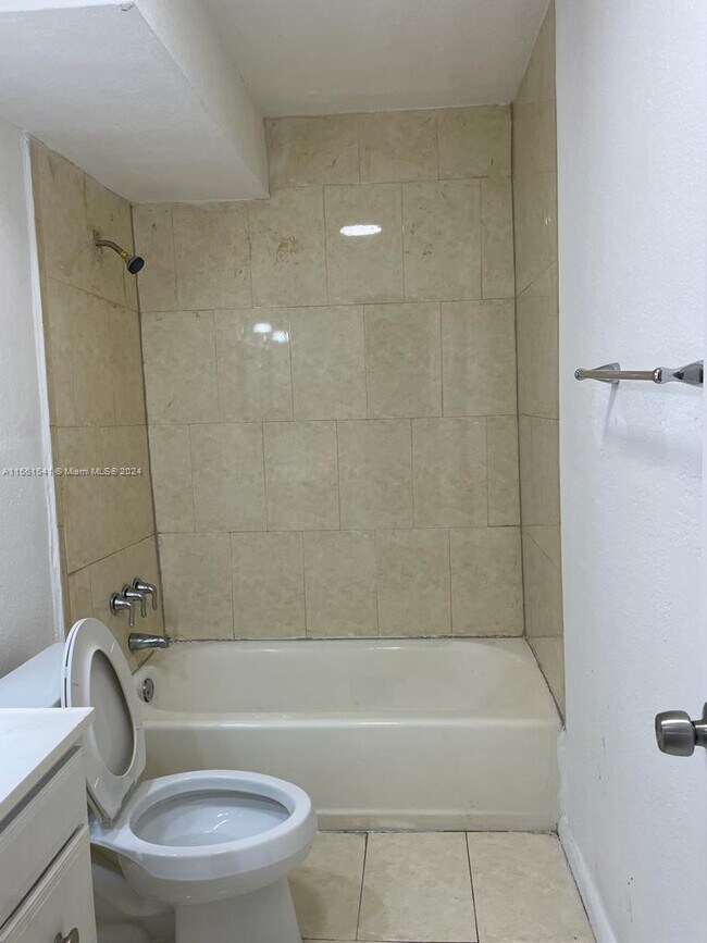 Foto del edificio - 21207 NW 14th Pl