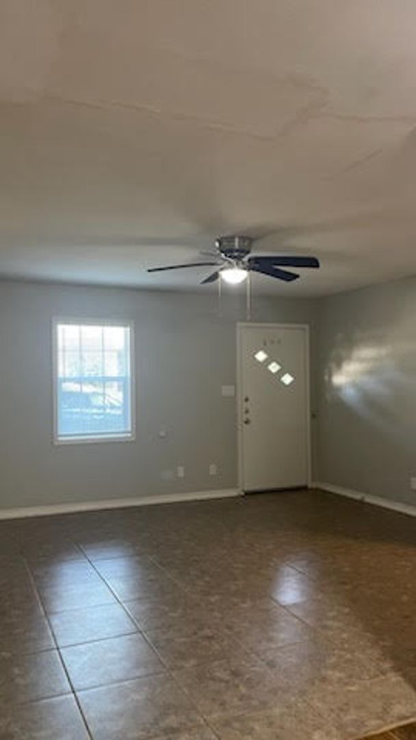 Foto del edificio - 2 bedroom home available- NO HUD!