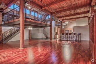 Building Photo - 703 N 13th St