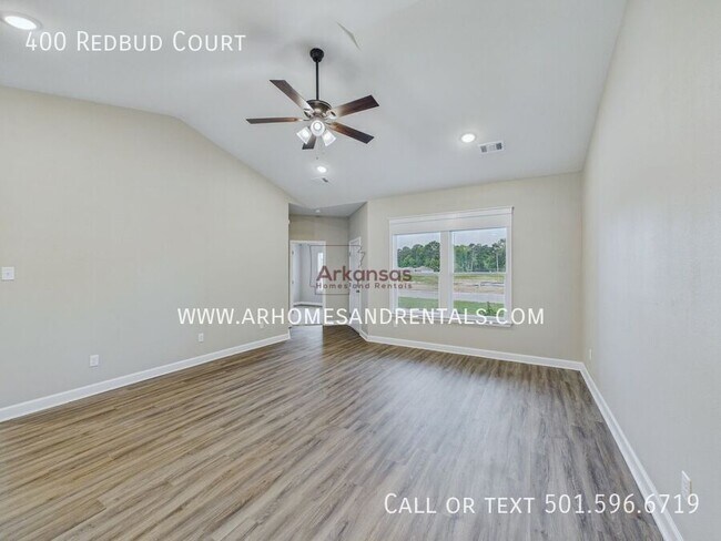 Foto del edificio - 400 Redbud Ct
