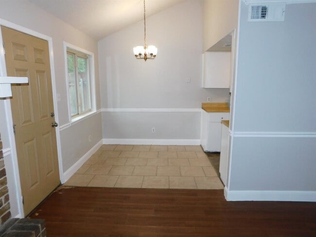Building Photo - 1007 Windy Trail