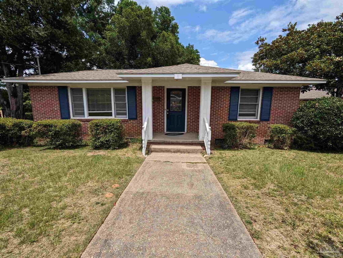 Primary Photo - 2770 Magnolia Ave