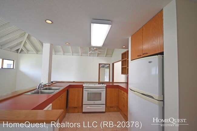 Building Photo - 3 br, 2 bath House - 152D North Kalaheo Av...