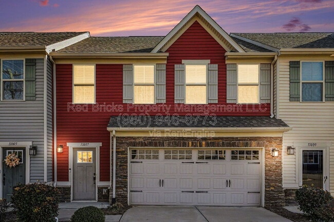 Foto del edificio - 11007 Discovery Dr NW