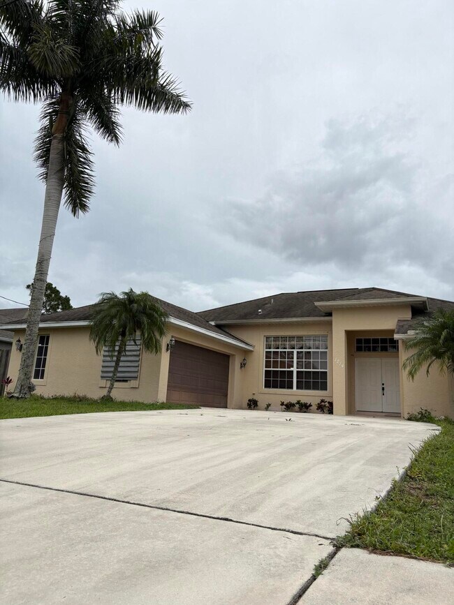 Foto del edificio - 1214 SW Emerald Ave