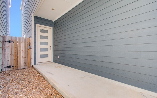 Building Photo - 2054 Johanna Crk Dr