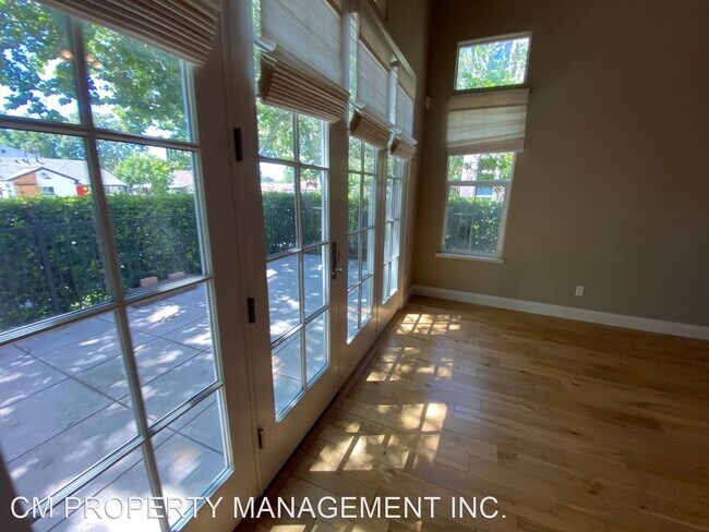 Building Photo - 3 br, 2.5 bath House - 120 Sunol St