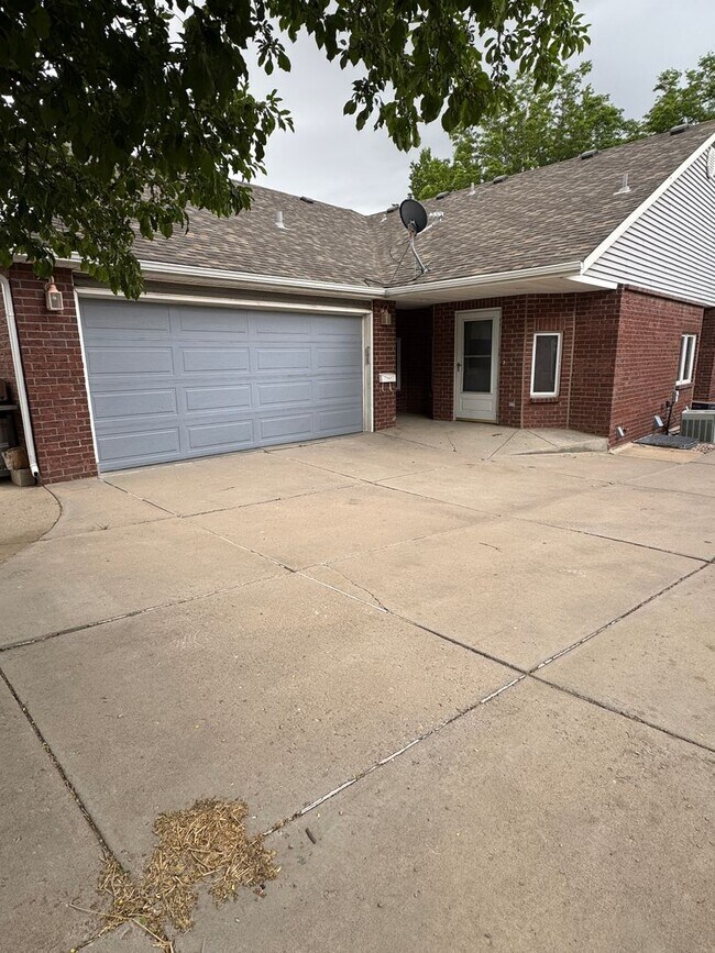 Foto del edificio - Spacious 4-Bed 3-Bathroom House in North Fort Collins