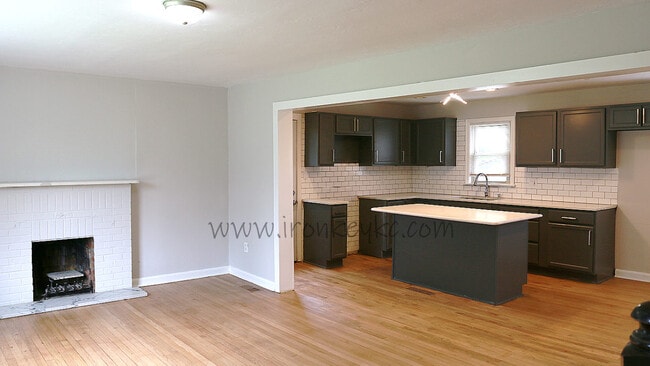 Building Photo - 3141 E Barker Cir