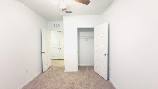 Building Photo - 2947 Canary Ave