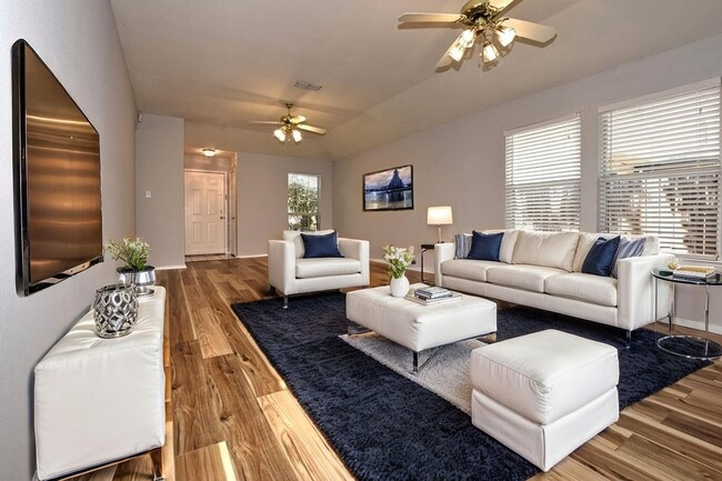 Building Photo - GREAT SINGLE STORY HOME | GATED COMMUNITY | NO CARPETS | CLOSE TO BANDERA & TEZEL RD | SHOPPING &...