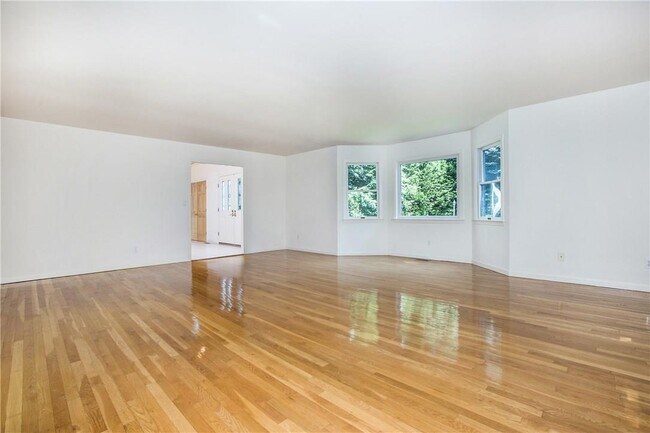 Building Photo - 8 Beechtree Dr