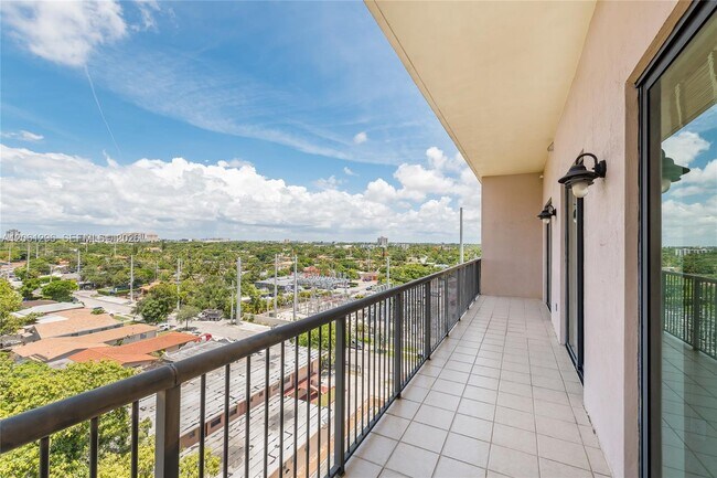 Foto del edificio - 1690 SW 27th Ave