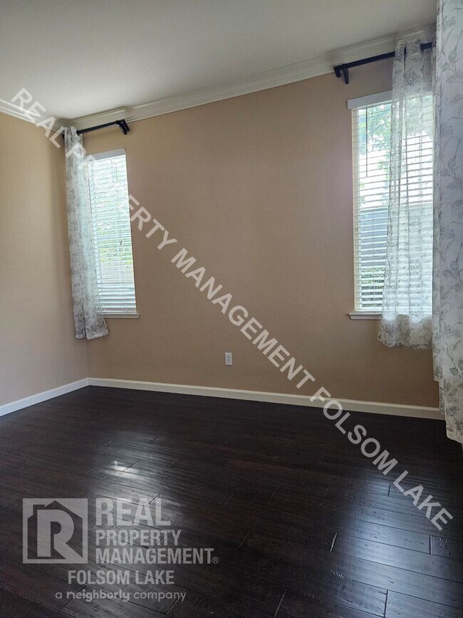 Foto del edificio - Lincoln Crossing Gated Community 3-Bedroom...