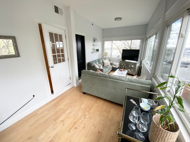 Building Photo - 119 G St