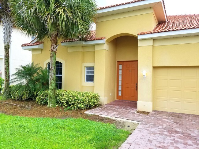 Building Photo - 9225 Estero River Cir