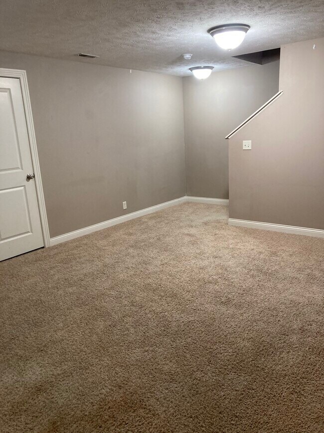 sala de estar de la planta baja - 1121 Turtle Creek Rd