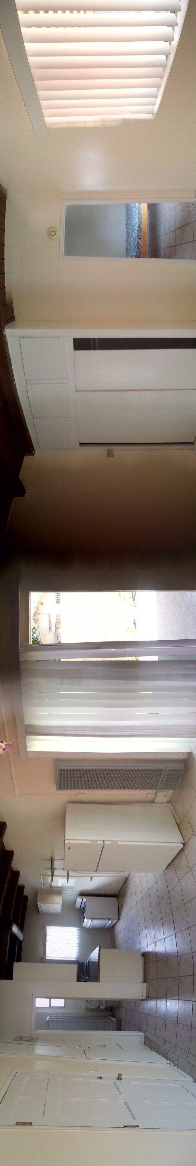 Building Photo - 423 E Mountain View St