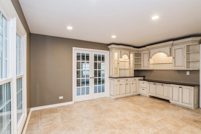 Building Photo - 17454 W Westwind Dr