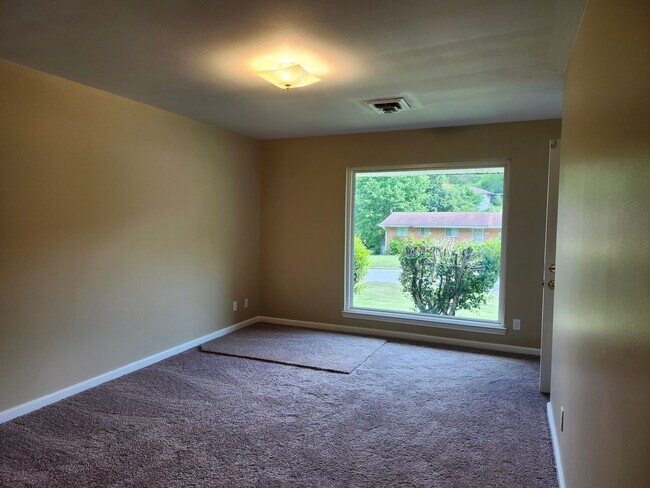 Foto del edificio - 831 Darryl Ln